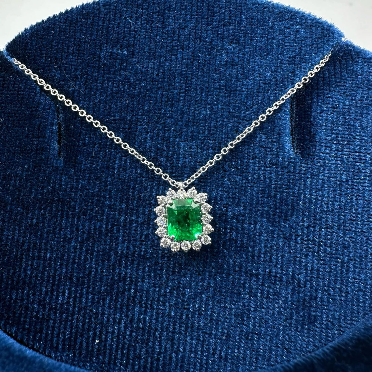 Collana Recarlo con Diamanti e Smeraldo Colombiano Ct. 0,69