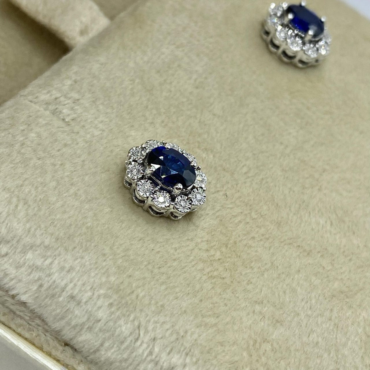 Orecchini Donna Oro 18KT con Zaffiri Ct. 1.10 e Diamanti