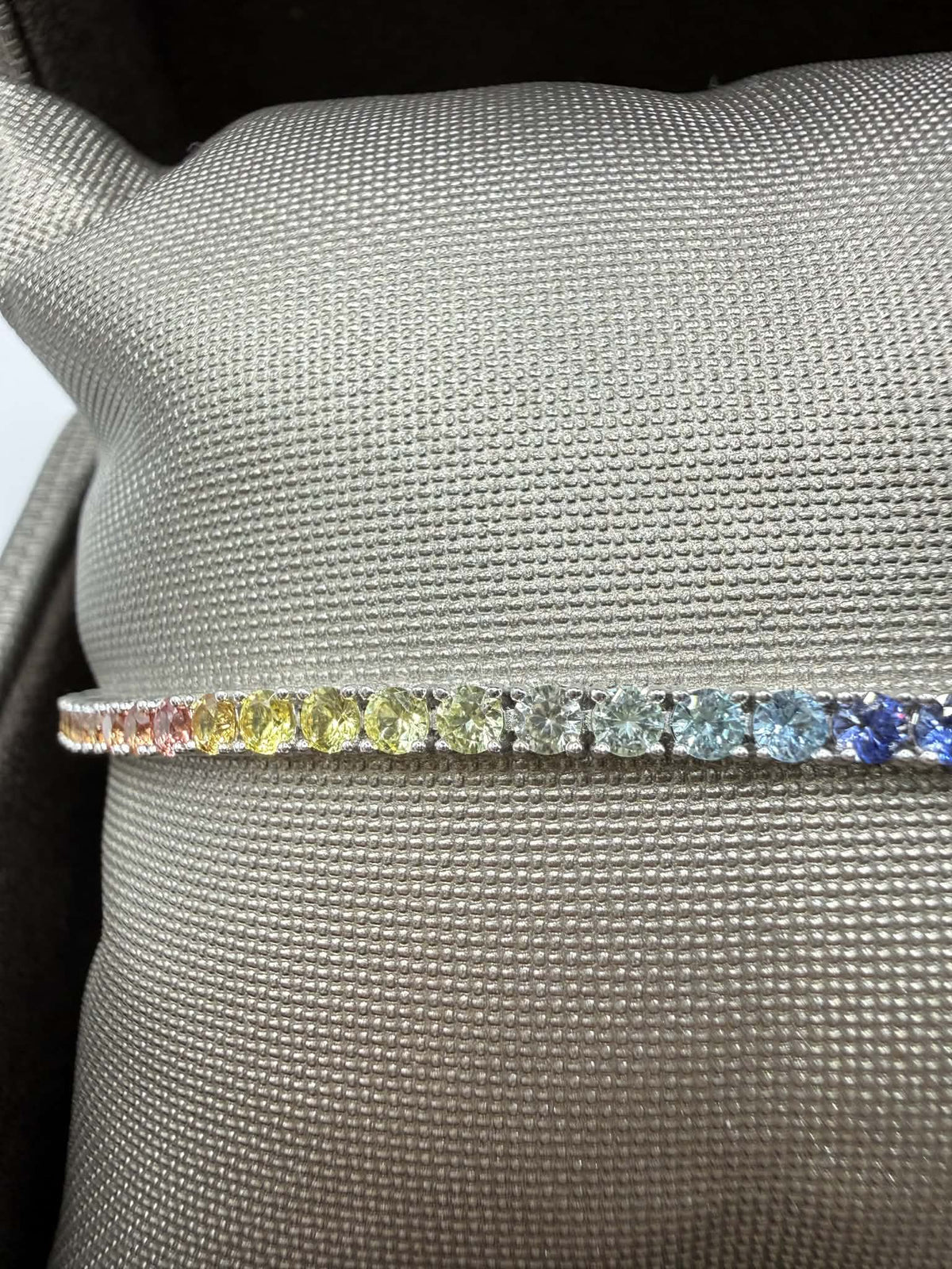 Bracciale Tennis Crivelli Rainbow con Zaffiri Idrotermali Ct 5,86
