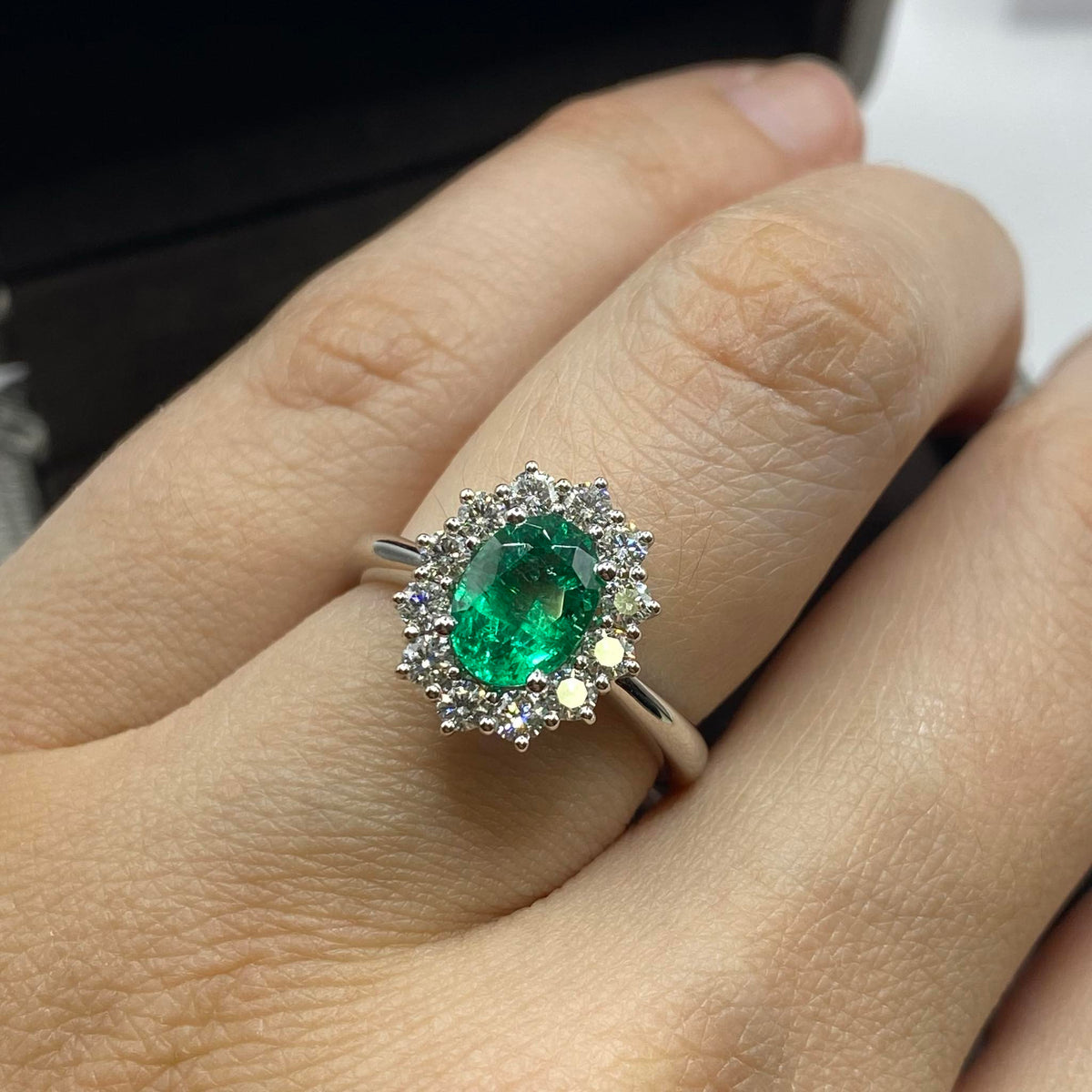 Anello Donna Crivelli con Diamanti e Smeraldo Ct 1.25