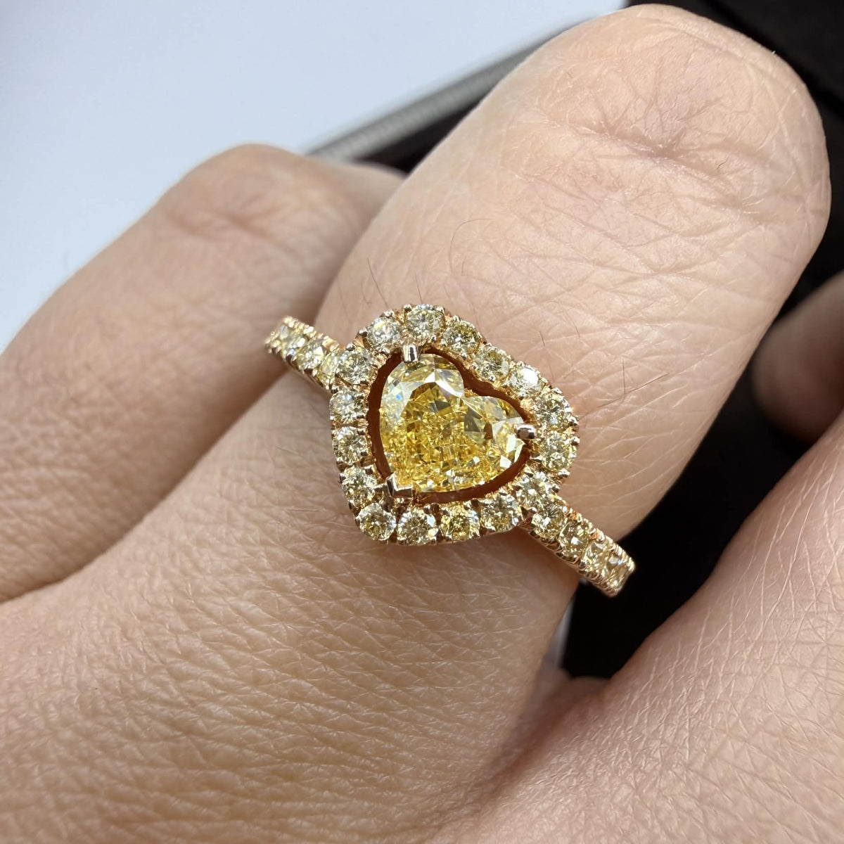Anello Donna Crivelli in Oro 18KT Rosè e Diamanti Fancy a Cuore