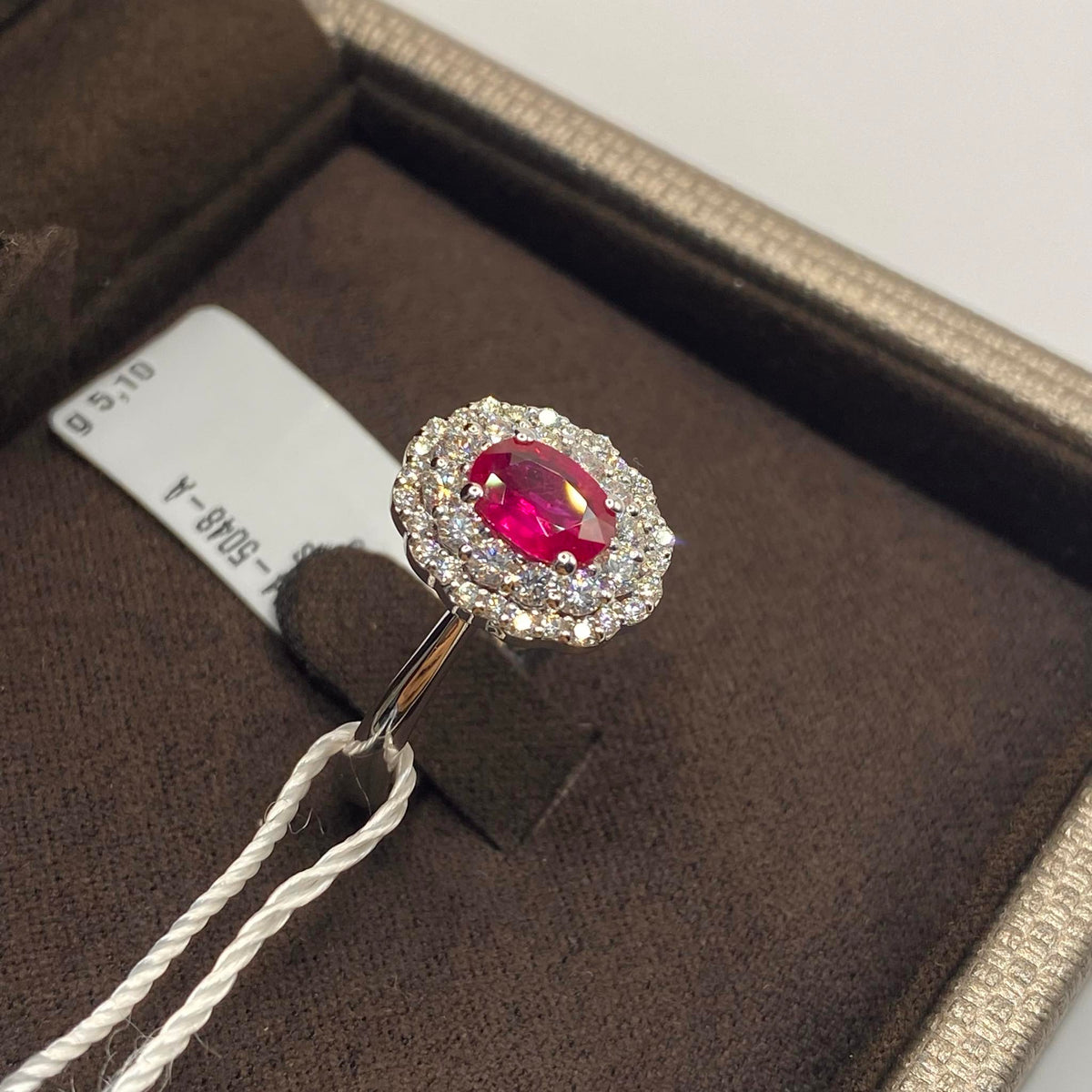 Anello Donna Crivelli con Rubino Ct 0,88 e Diamanti