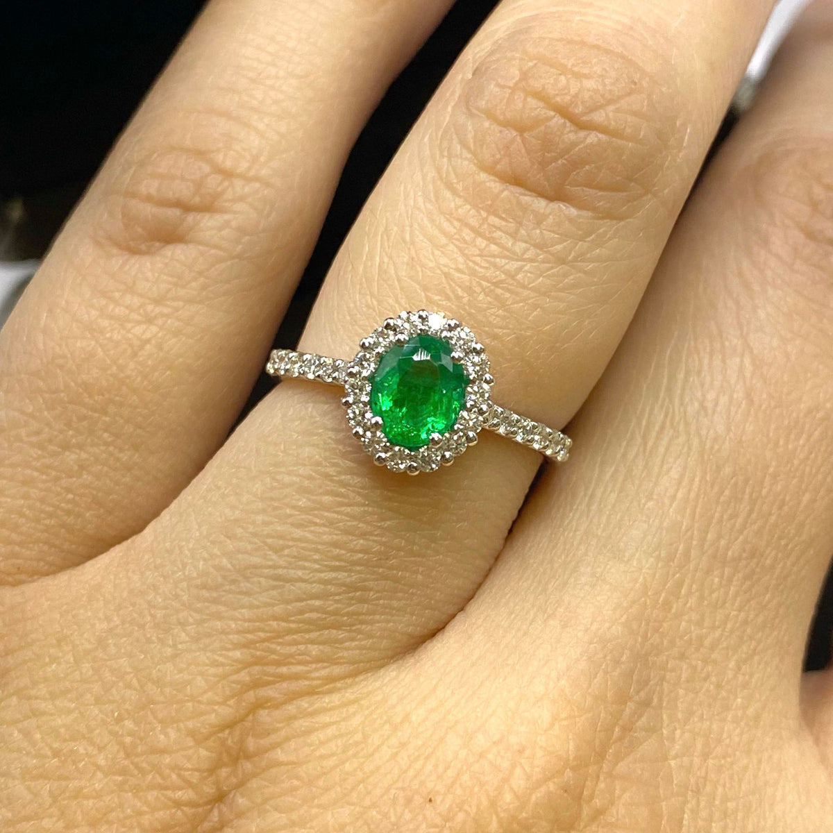 Anello Donna Crivelli con Diamanti e Smeraldo Ct 0,64