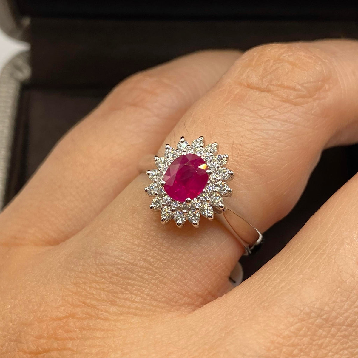 Anello Donna Crivelli con Rubino Ct 0,79 e Diamanti