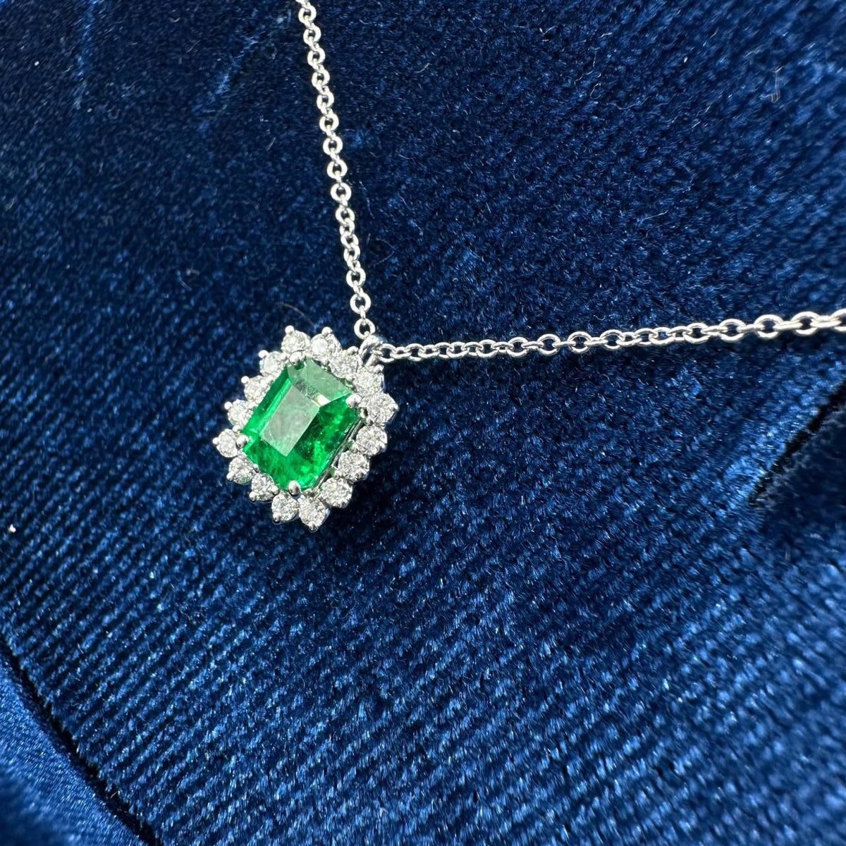 Collana Recarlo con Diamanti e Smeraldo Colombiano Ct. 0,69
