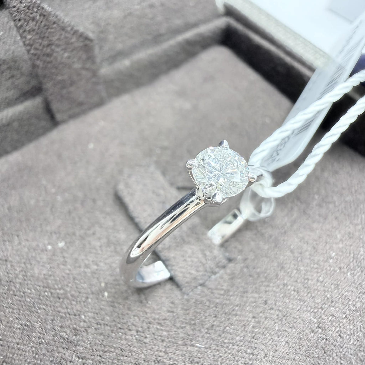 Anello Crivelli Solitario in Oro 18KT 18KT e Diamante Ct 0.40