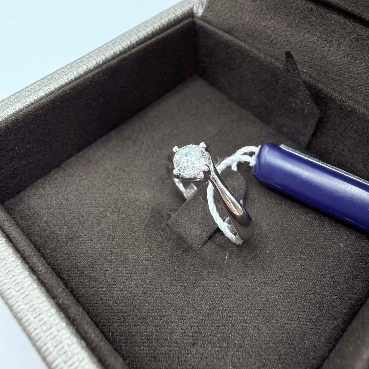 Anello Crivelli Solitario in Oro 18KT e Diamante GIA Ct 0.60