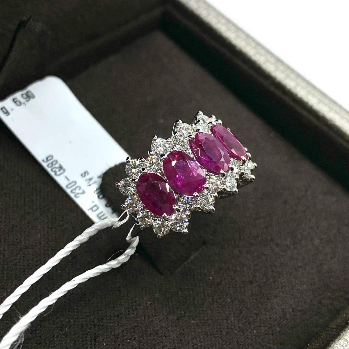 Anello Donna Crivelli con Rubini Ct 2.14 e Diamanti