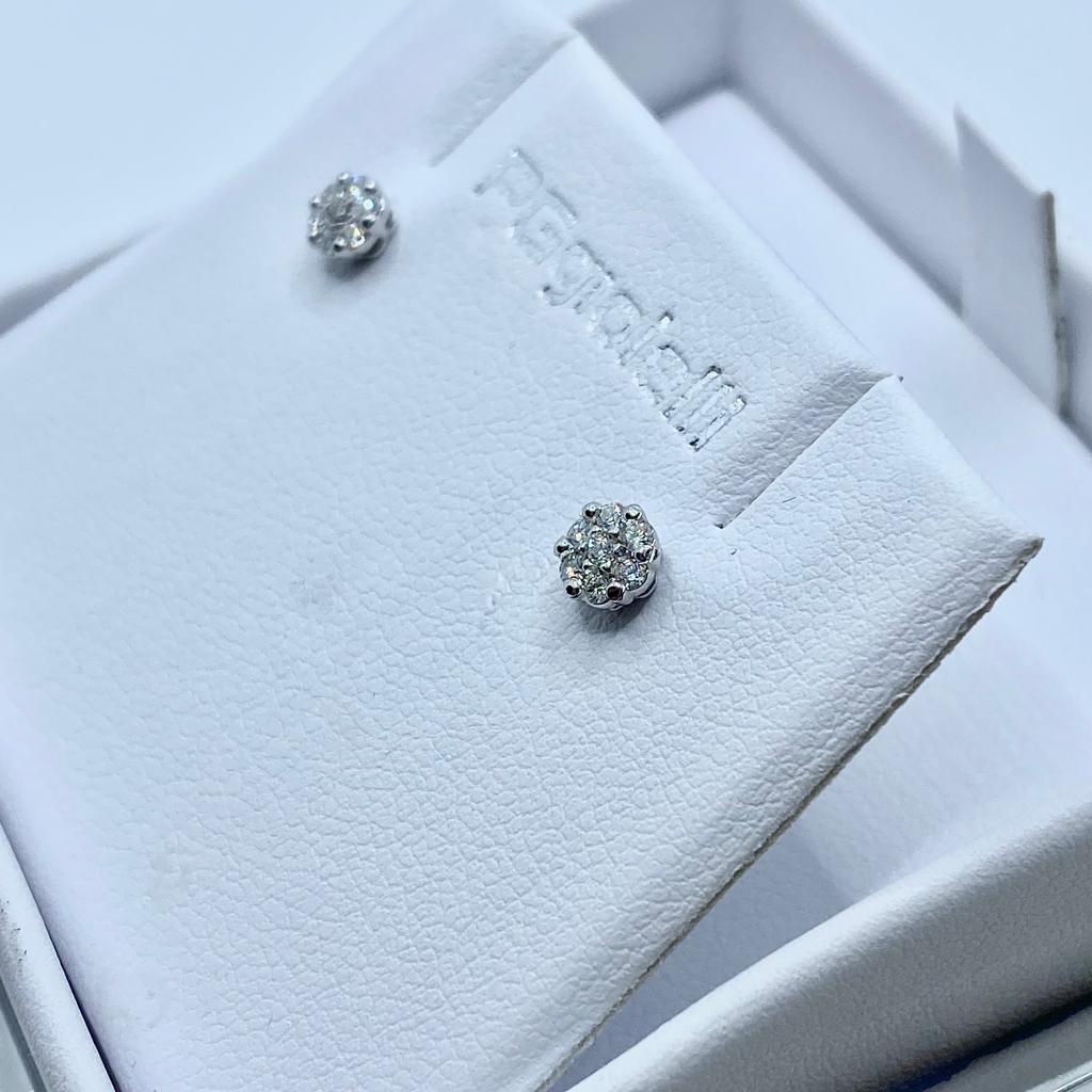 Orecchini Pg Gioielli Punto Luce Pavè con Diamanti Ct. 0,14