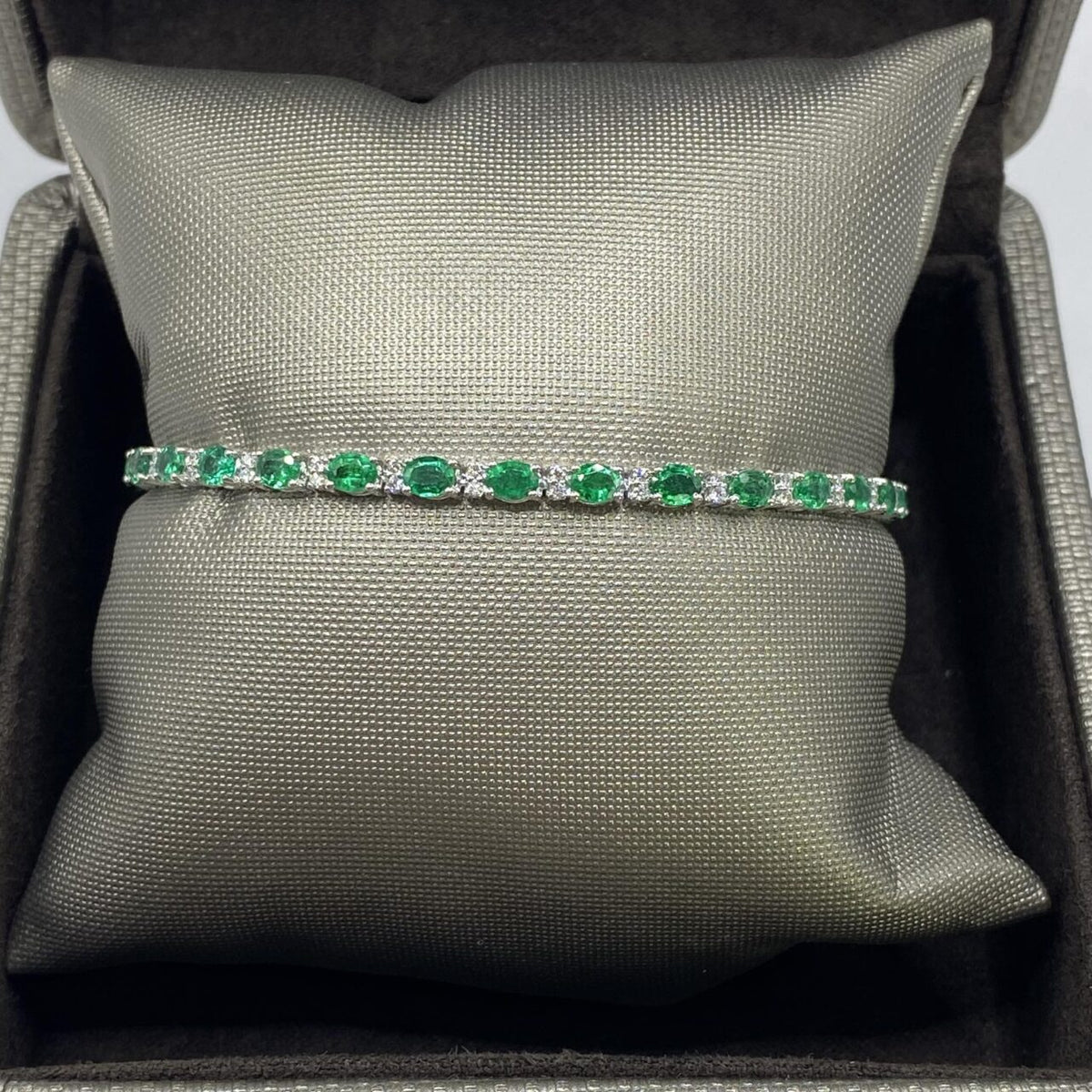 Bracciale Tennis Crivelli in Oro 18KT con Smeraldi Ct. 4,20 e Diamanti