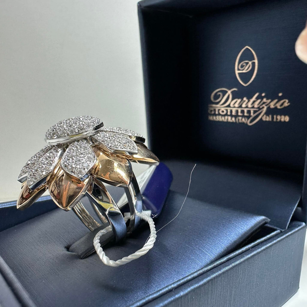 Anello Dartizio Gioielli a Fiore in Oro 18KT 18KT e Rosè con Diamanti