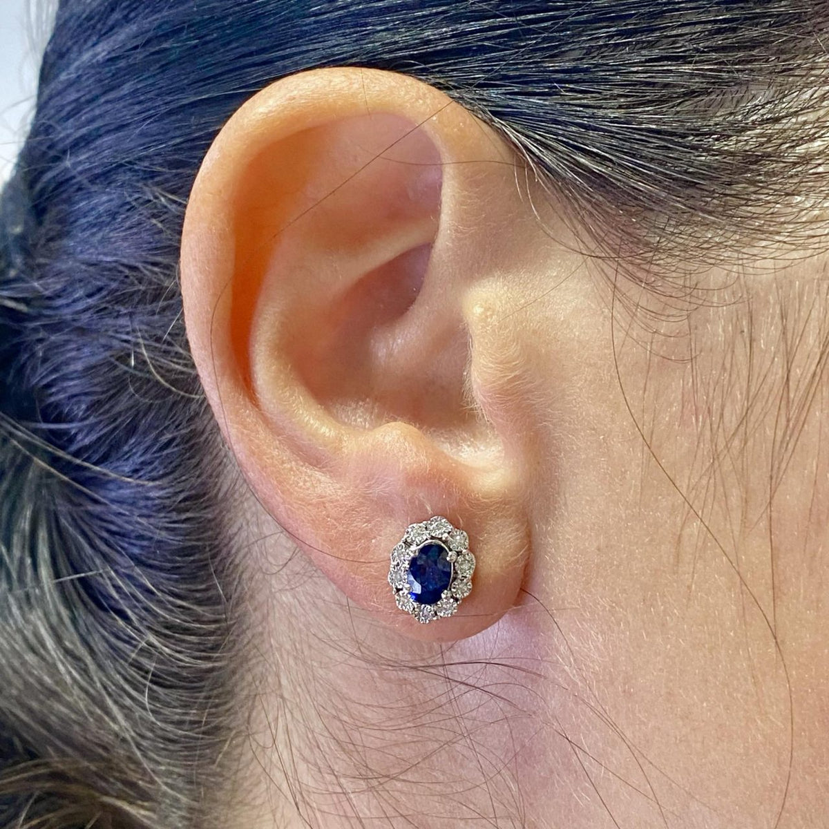 Orecchini Donna Oro 18KT con Zaffiri Ct. 1.10 e Diamanti
