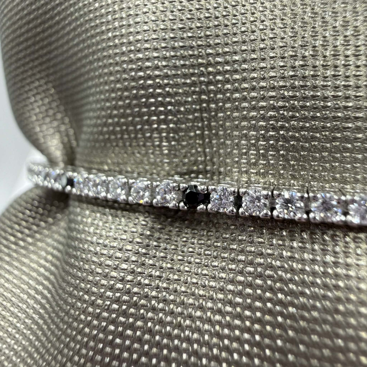 Bracciale Tennis in Oro 18KT 18KT e Zirconi Bianchi e Neri