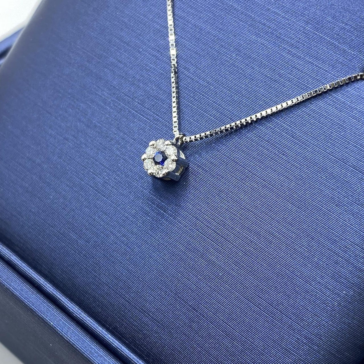 Collana Punto Luce Comete in Oro 18KT con Zaffiro e Diamanti