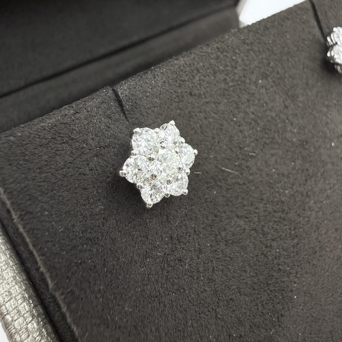 Orecchini Crivelli a Fiore in Oro 18KT 18KT e Diamanti