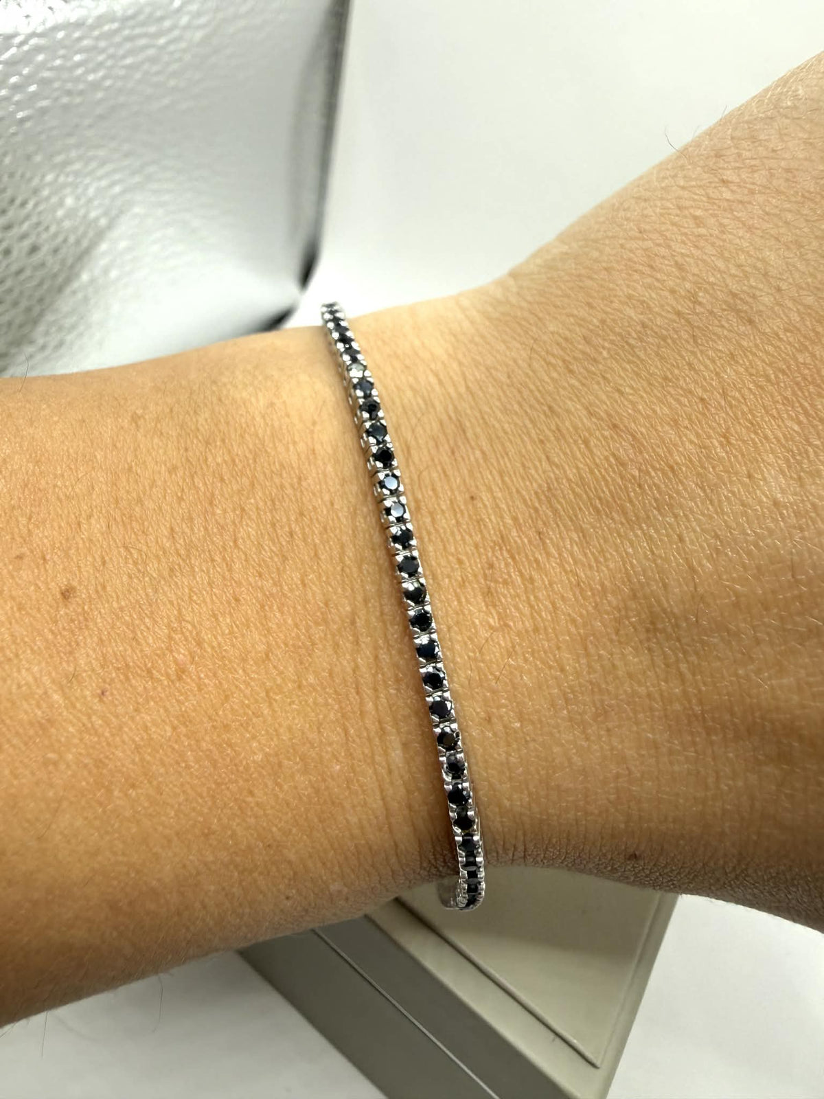 Bracciale Tennis in Oro 18KT 18KT e Zirconi Neri
