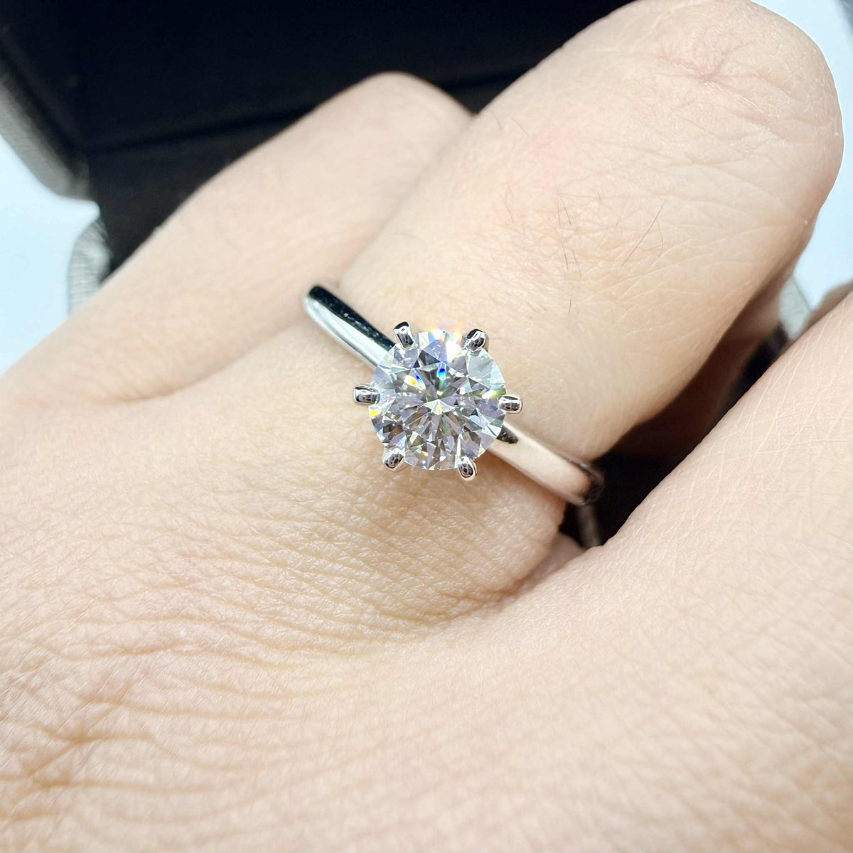 Anello Crivelli Solitario Tiffany 6 Griffe in Oro 18KT e Diamante GIA Ct 0.72