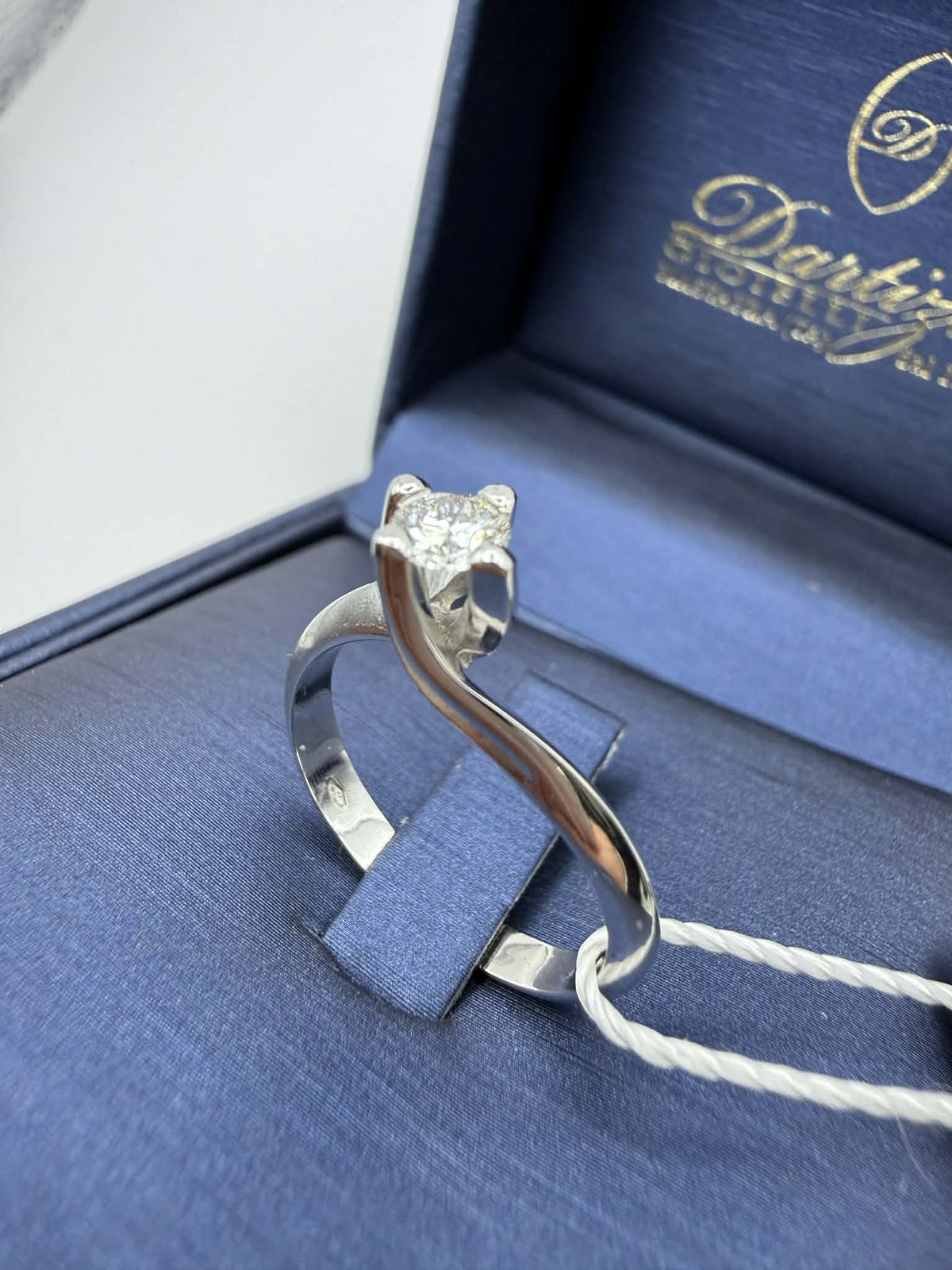 Anello Solitario in Oro 18KT 18KT e Diamante Ct. 0,29