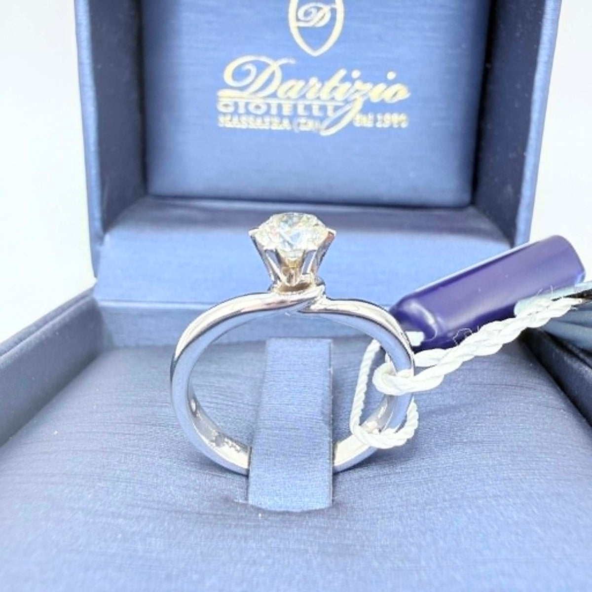 Anello Solitario Salvini in Oro 18KT 18KT e Diamante ct. 0,57