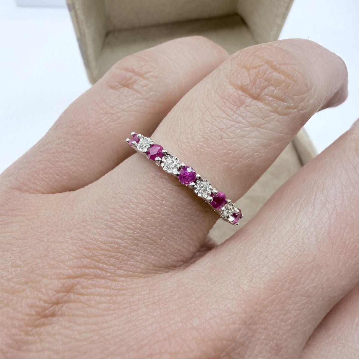 Anello Veretta Donna Oro 18KT con Rubini Ct 0.50 e Diamanti