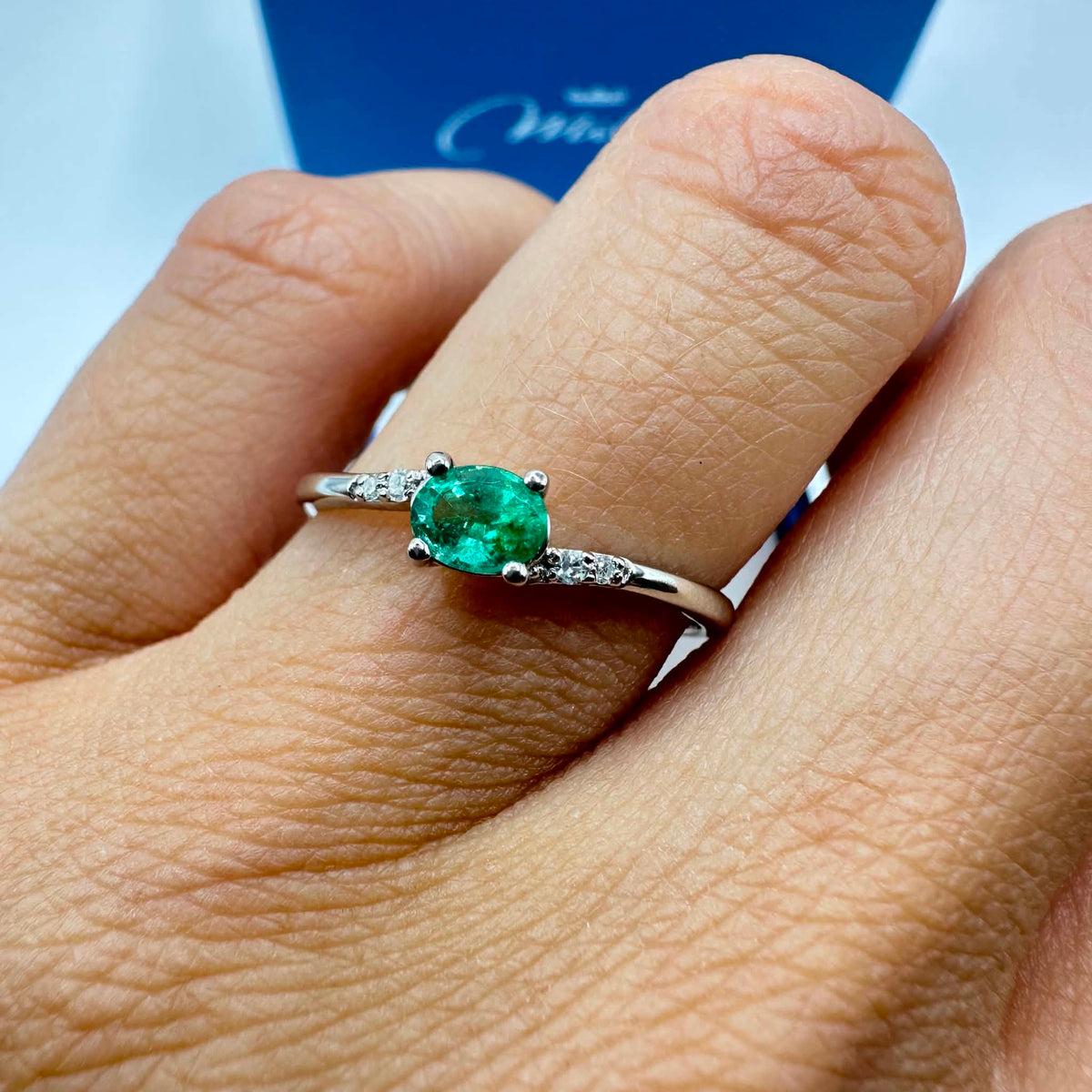 Anello Miluna Gemme in Oro 18KT 9KT e Smeraldo Ct. 0.32