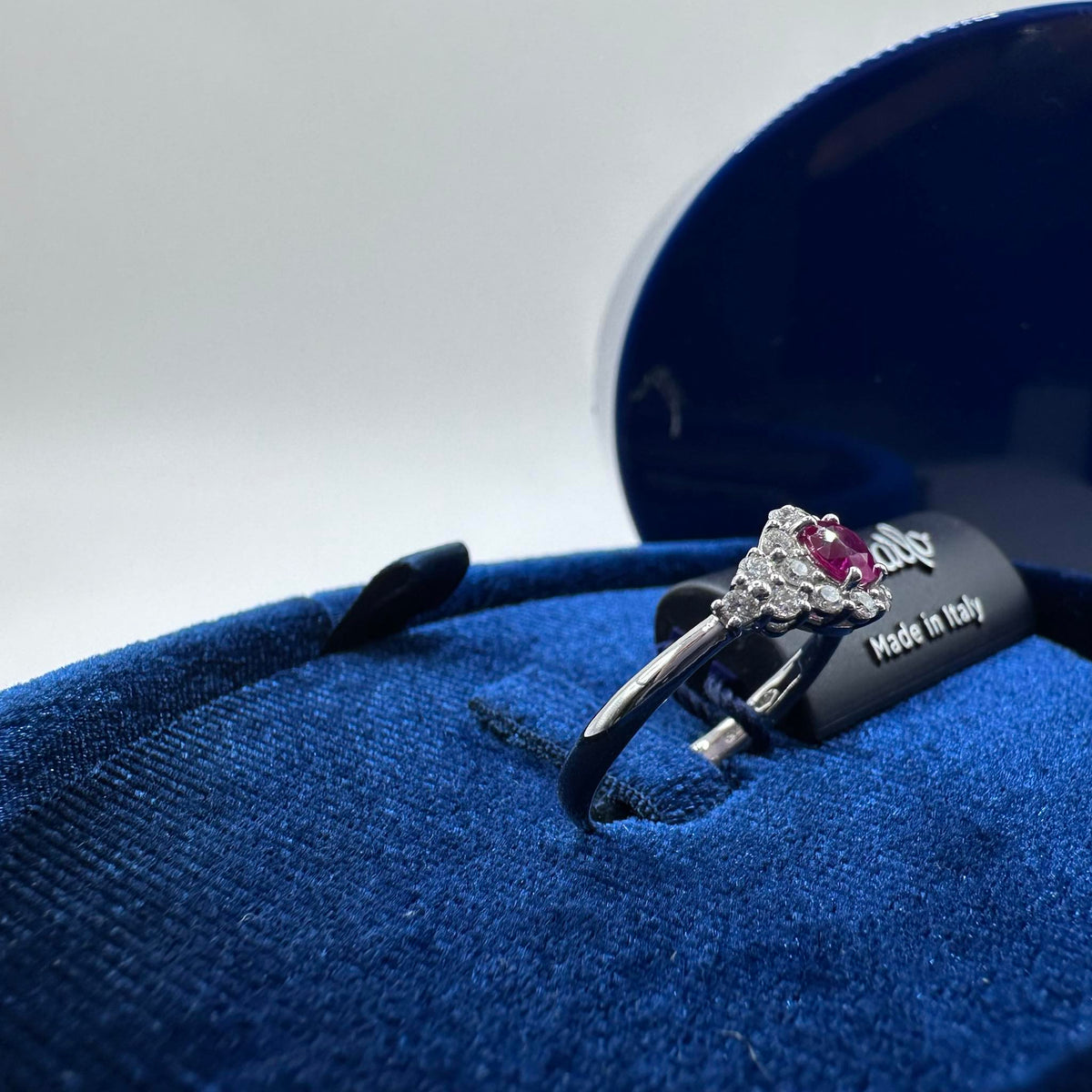 Anello Donna Recarlo con Rubino ct 0.46 e Diamanti