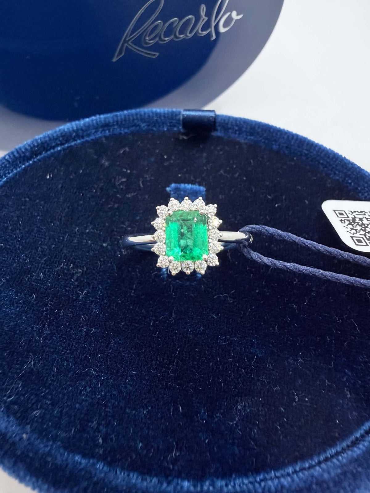 Anello Recarlo con Diamanti e Smeraldo ct. 0,77