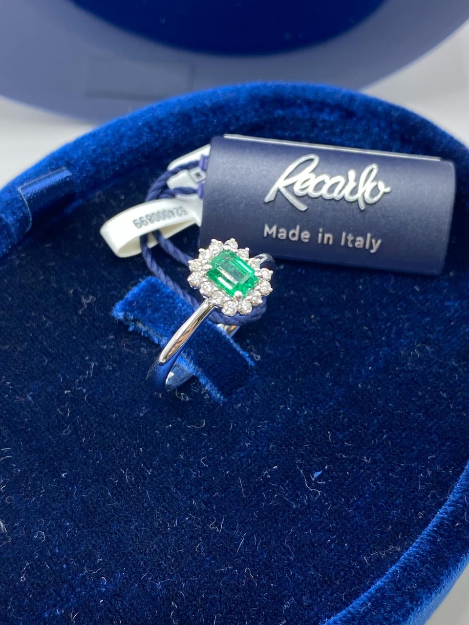 Anello Recarlo con Diamanti e Smeraldo Ct 0,48