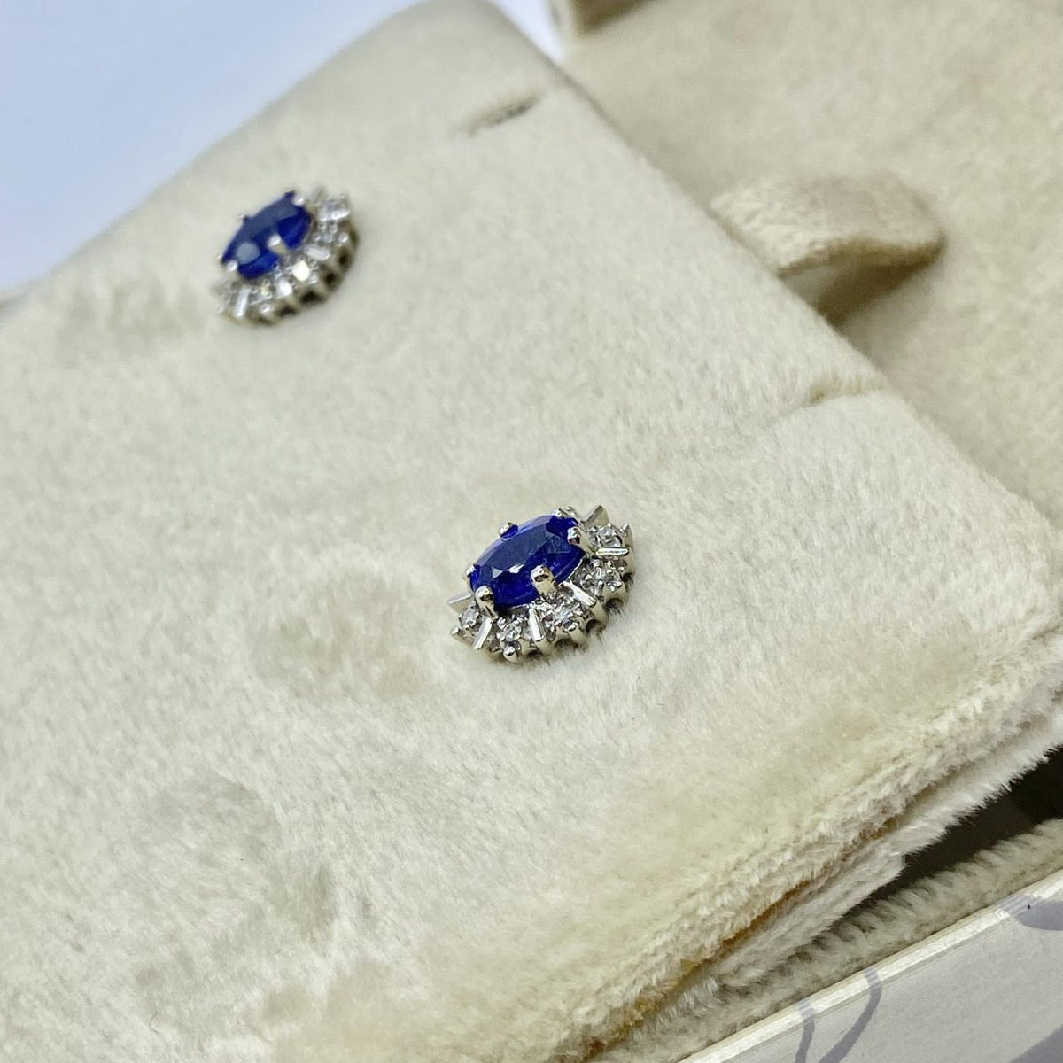 Orecchini Donna Oro 18KT con Zaffiri Ct. 1.10 e Diamanti