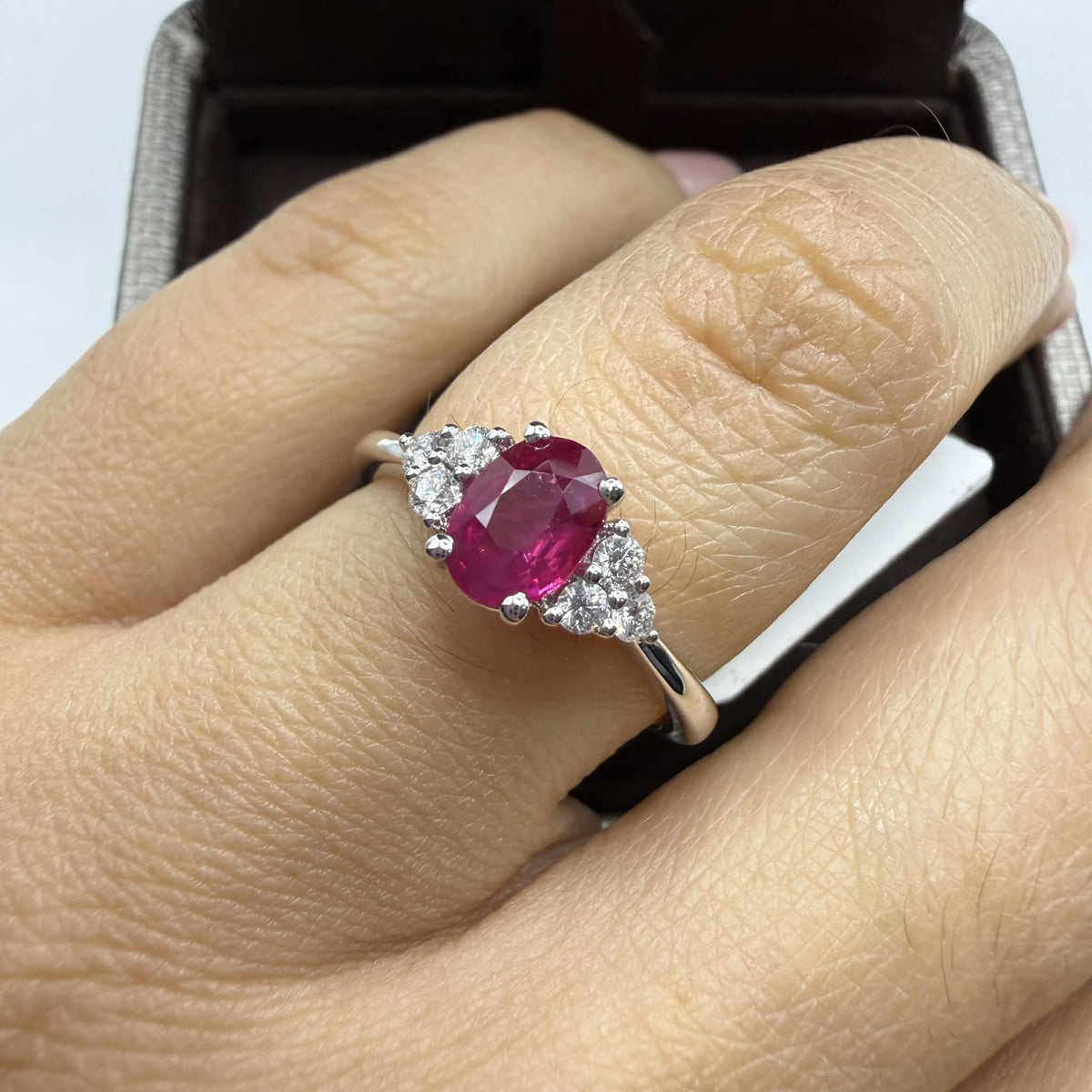 Anello Donna Crivelli con Rubino Ct 0,99 e Diamanti