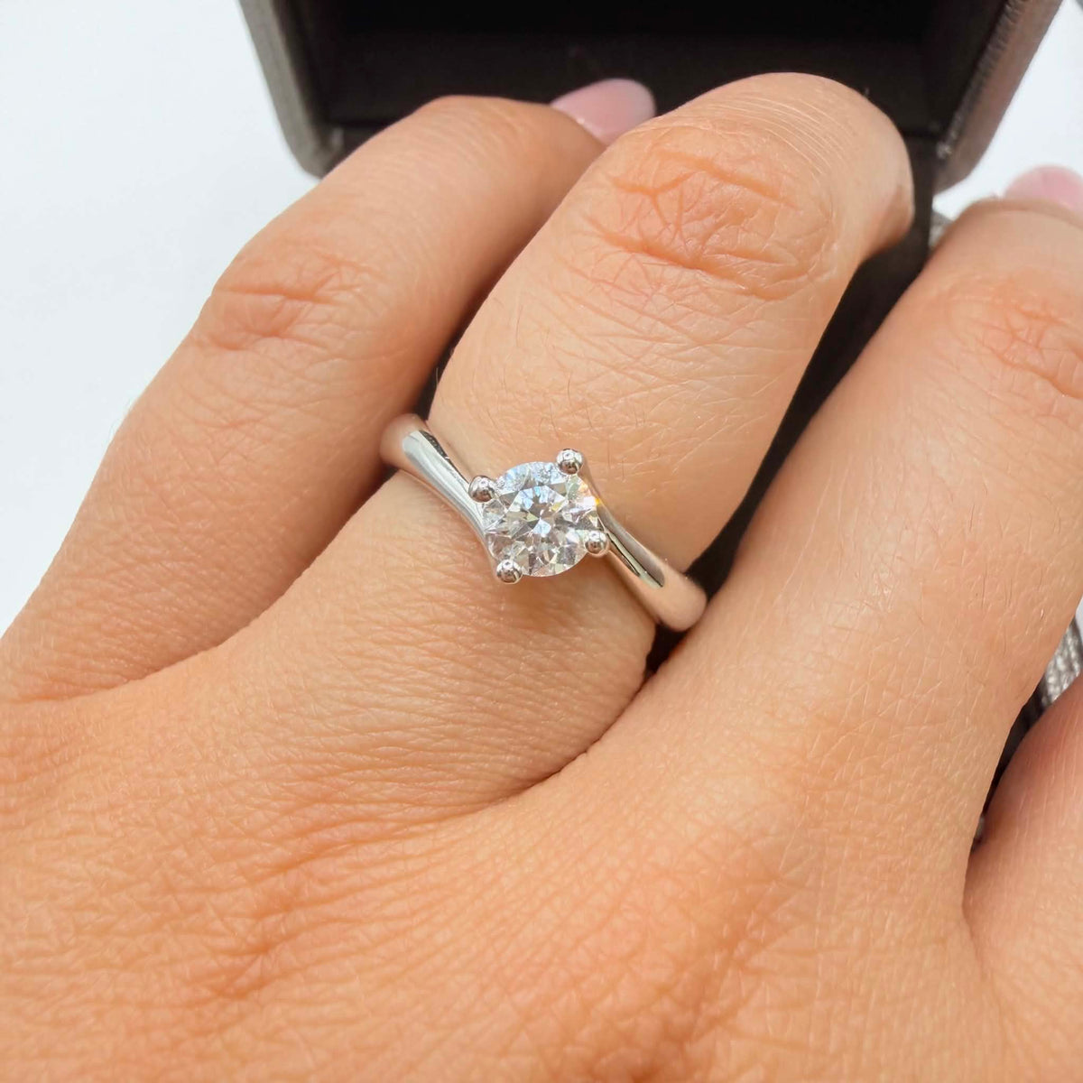 Anello Crivelli Solitario in Oro 18KT e Diamante GIA Ct 0.60