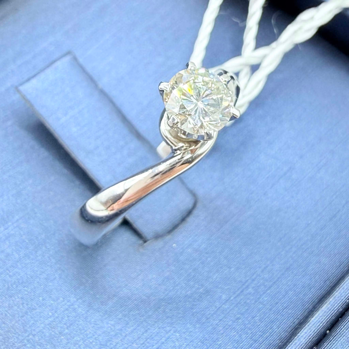 Anello Solitario Salvini in Oro 18KT 18KT e Diamante ct. 0,57