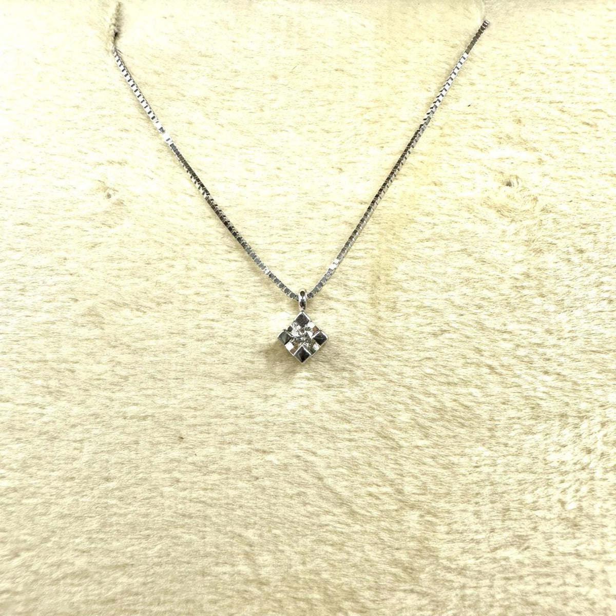 Collana Punto Luce Donna Oro 18KT con Diamante Ct 0.03