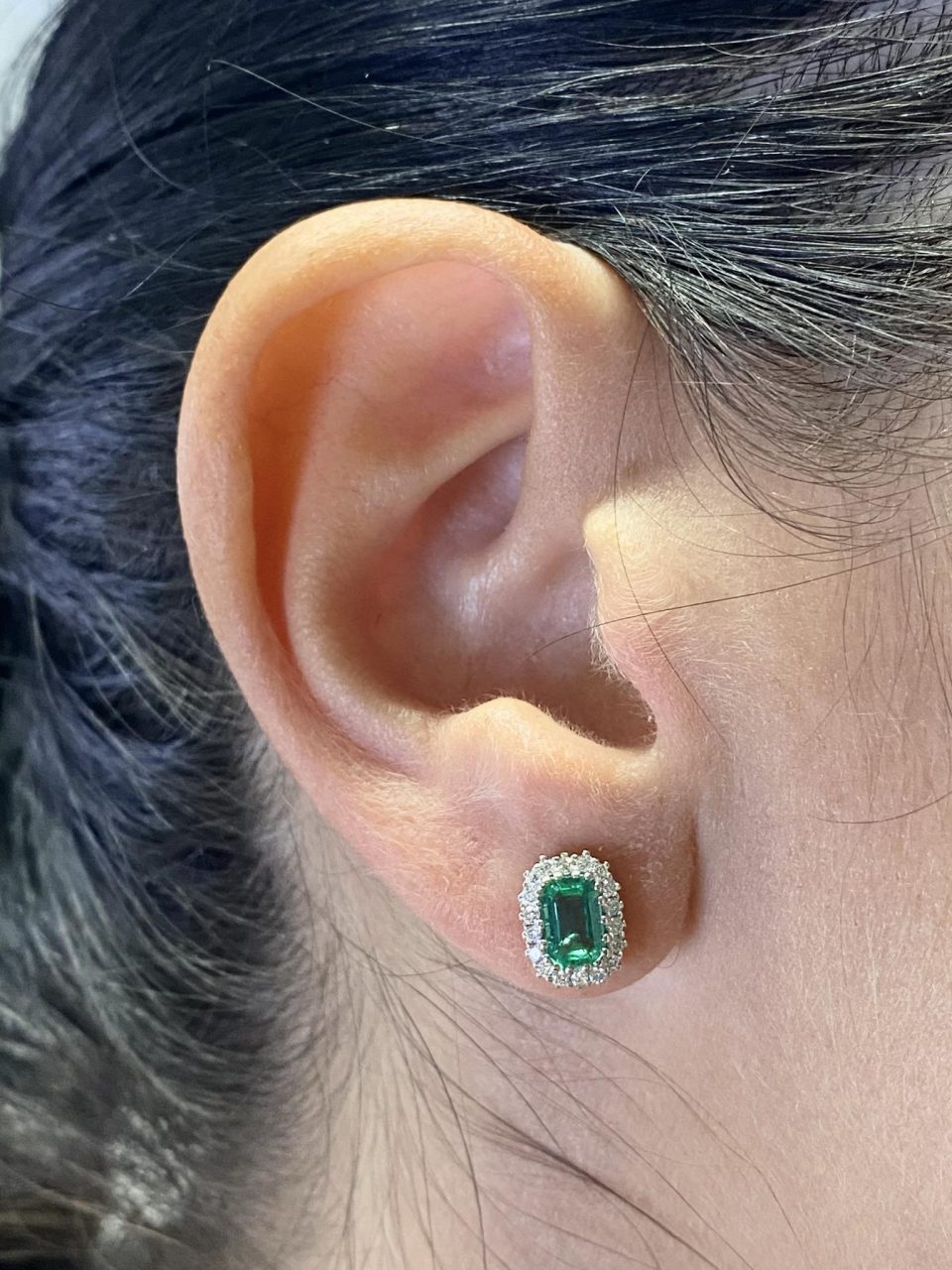 Orecchini Miluna in Oro 18KT 18KT con Diamanti e Smeraldi Ct. 1,1