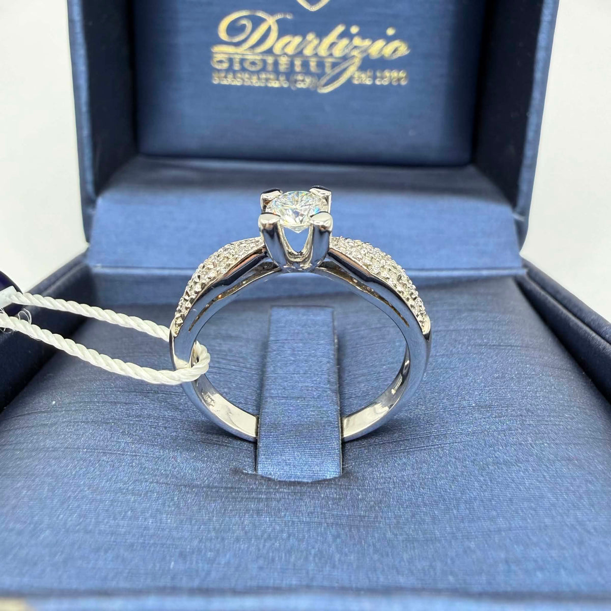 Anello Solitario in Oro 18KT 18KT e Diamante ct. 0,24