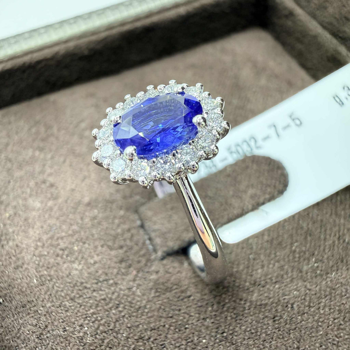 Anello Donna Crivelli con Zaffiro 0,92 e Diamanti