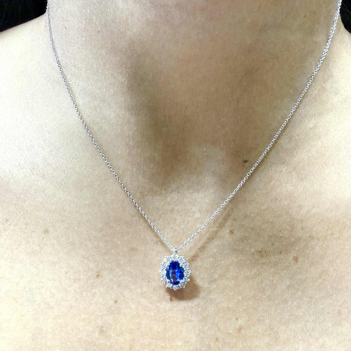 Collana Donna Recarlo con Zaffiro Ct 1.41 e Diamanti