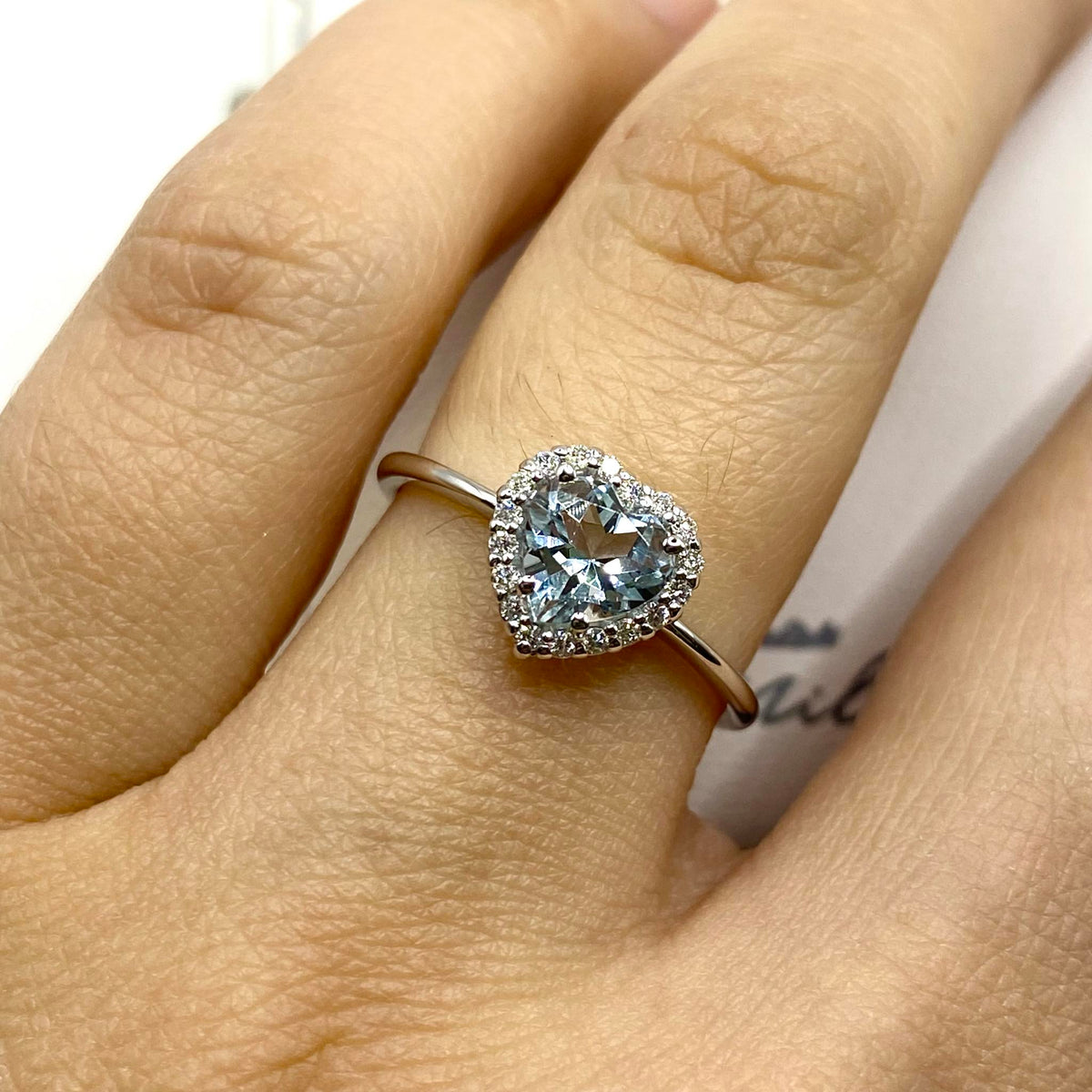 Anello Miluna in Oro 18KT 18KT con Diamanti e Acquamarina Ct. 0,64