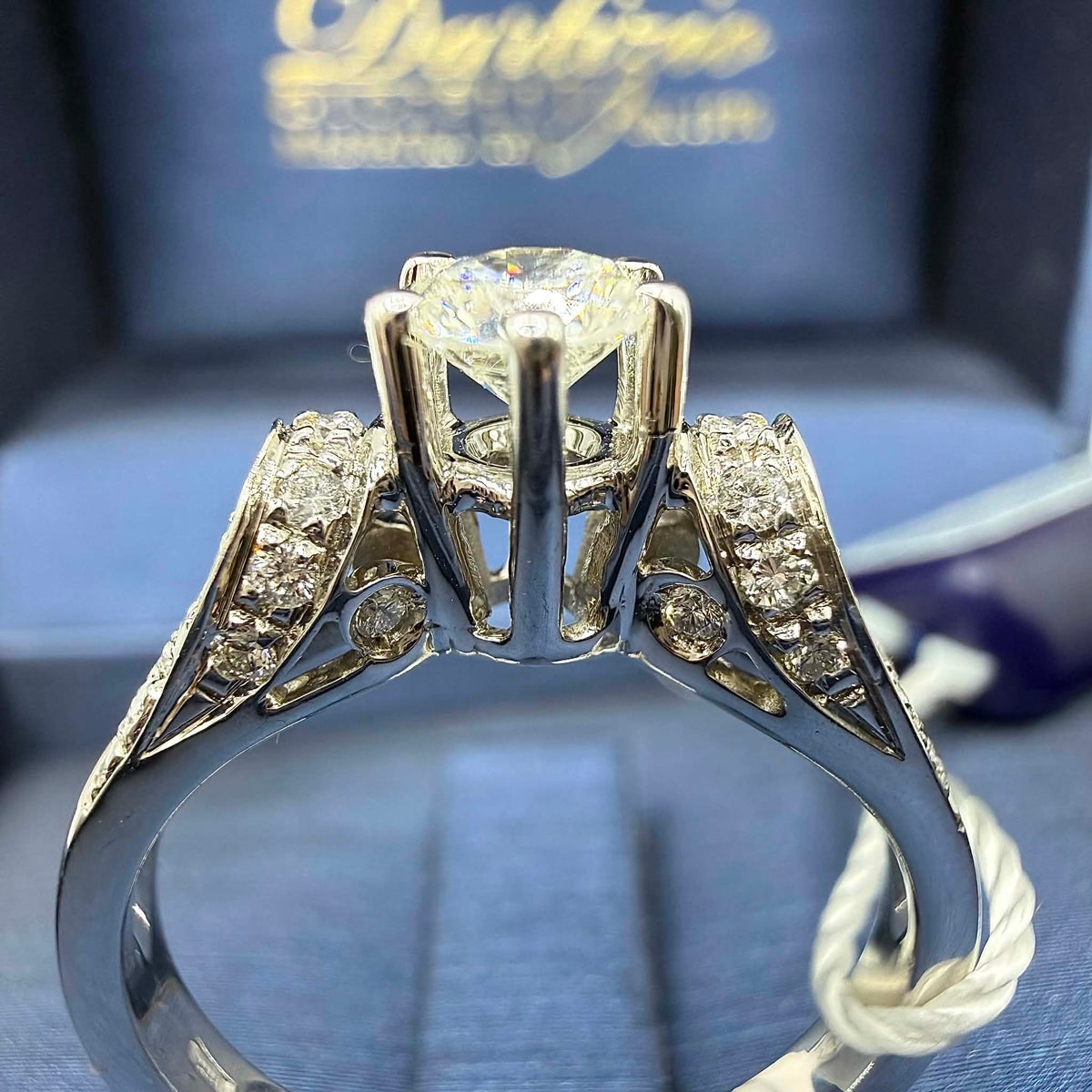 Anello Solitario in Oro 18KT 18KT e Diamante ct. 0,28