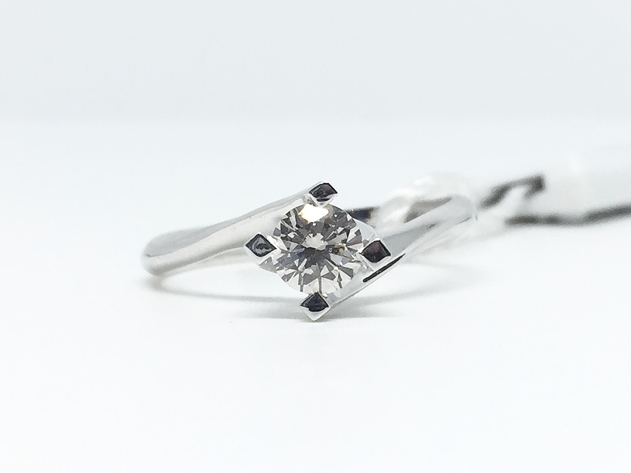 Solitario taglio rotondo 1.02 carati vero diamante anello per le donne 950  solido platino misura Q K L I P M N : : Moda